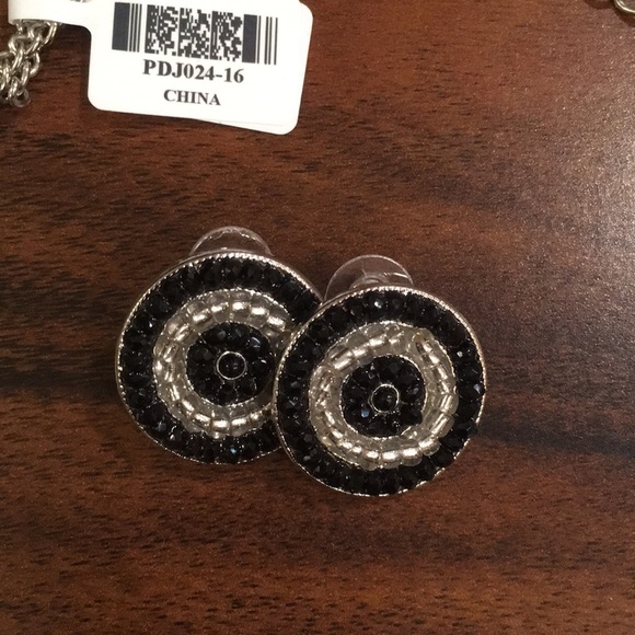 Necklace and earrings - Picture 3 of 4